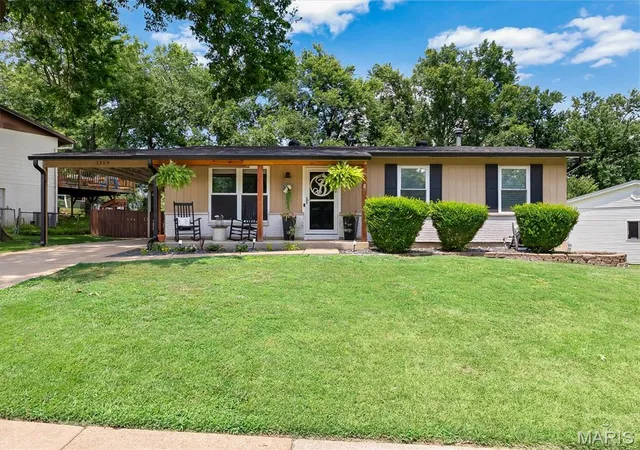 Homes for sale in Fenton, MO | 1259 Perdiz Ln, Fenton, MO 63026 | MLS# MIS26042060