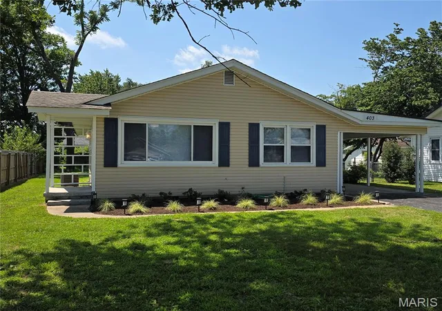 Homes for sale in Sikeston, MO | 403 Virginia St, Sikeston, MO 63801 | MLS# MIS26042062