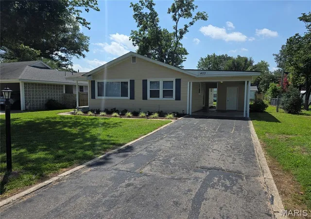 Homes for sale in Sikeston, MO | 403 Virginia St, Sikeston, MO 63801 | MLS# MIS26042062