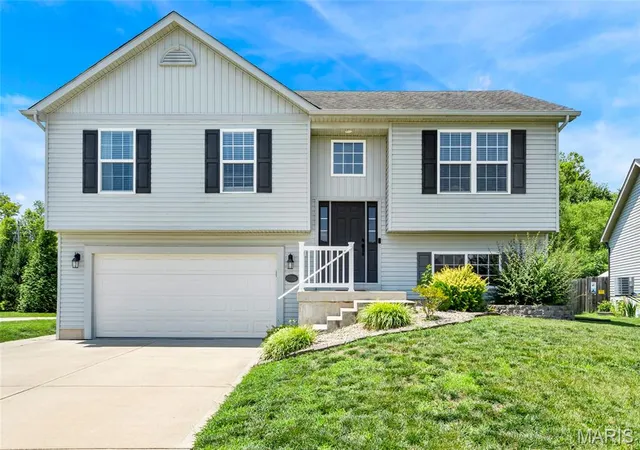 Homes for sale in Moscow Mills, MO | 217 September St, Moscow Mills, MO 63362 | MLS# MIS26042066