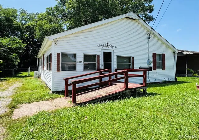 Homes for sale in Poplar Bluff, MO | 1511 Truman St, Poplar Bluff, MO 63901 | MLS# MIS26042068