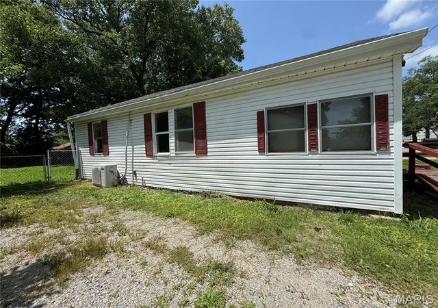 Homes for sale in Poplar Bluff, MO | 1511 Truman St, Poplar Bluff, MO 63901 | MLS# MIS26042068