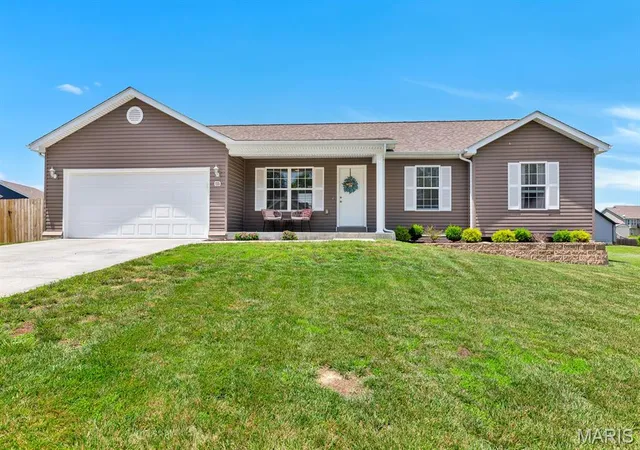 Homes for sale in Troy, MO | 155 Williamsburg Ln, Troy, MO 63379 | MLS# MIS26042076