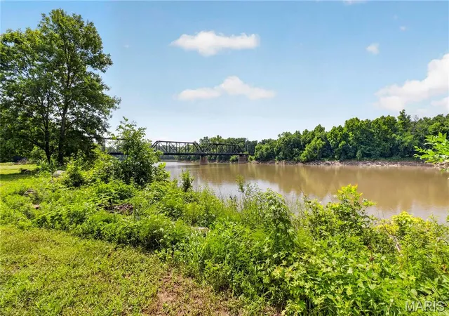 Homes for sale in Saint Louis, MO | 4444 Baumgartner Rd, Saint Louis, MO 63129 | MLS# MIS26042077