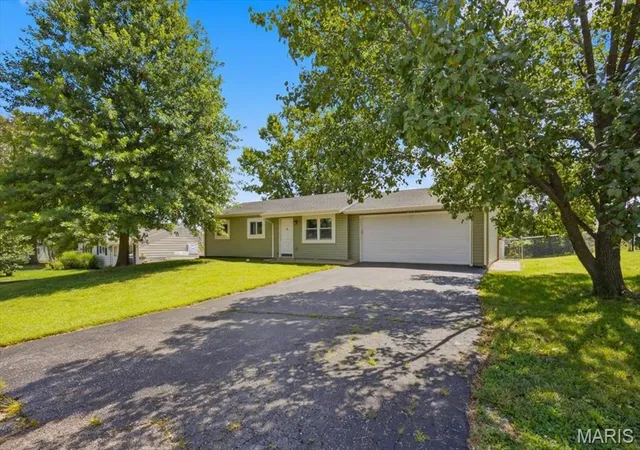 Photo 1 of Single family home for sale at 502 Hill Dr, Eureka, MO 63025 | MLS# MIS26042078 | Listing updated on 2026-09-16