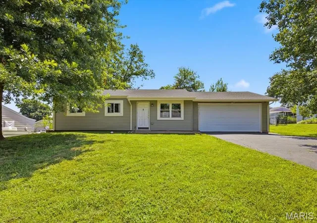Photo 2 of Single family home for sale at 502 Hill Dr, Eureka, MO 63025 | MLS# MIS26042078 | Listing updated on 2026-09-16