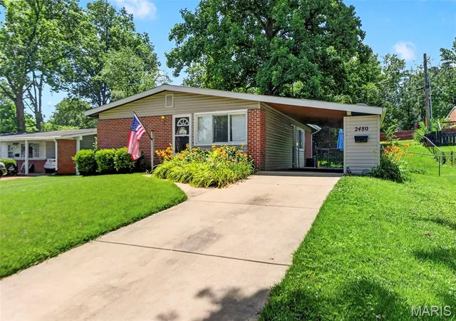 1st image of 2480 Furlong Ln, Florissant, MO 63033 | MLS# MIS26042081