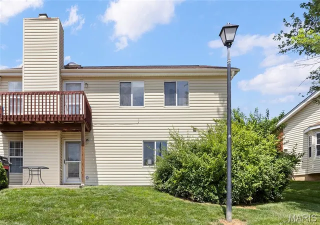 Photo 1 of Single family home for sale at 1927 Bennington Common Dr, Saint Louis, MO 63146 | MLS# MIS26042093 | Listing updated on 2026-09-21