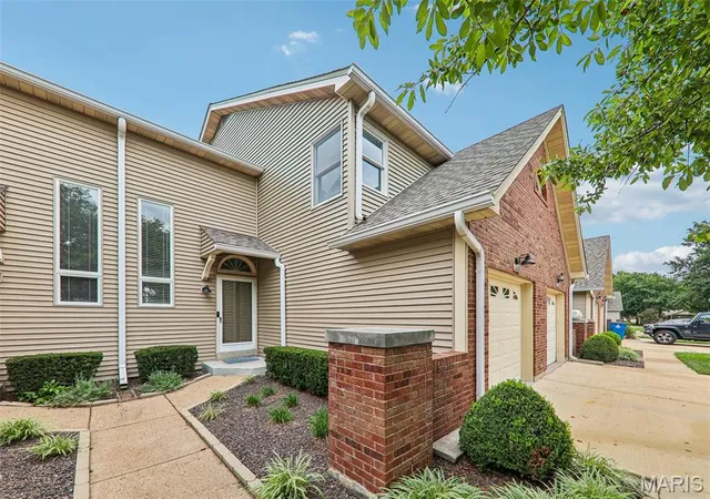 2nd image of 16180 Lea Oak Ct, Chesterfield, MO 63017 | MLS# MIS26042094