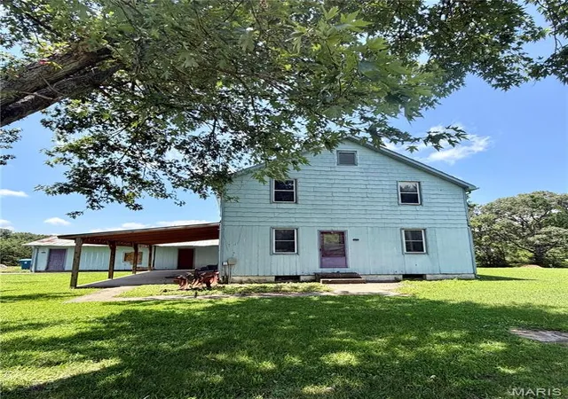 Homes for sale in Highland, IL | 407 S Mulberry St, Highland, IL 62249 | MLS# MIS26042098