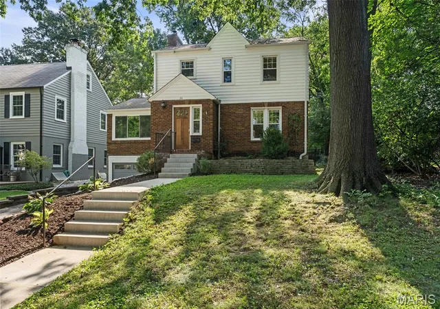 2nd image of 26 Hardith Hill Ct, Saint Louis, MO 63119 | MLS# MIS26042111