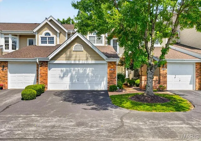 Townhouse for sale at 12913 Autumn Fields Ct, Saint Louis, MO 63146 | MLS# MIS26042118