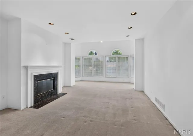 Photo 4 of Townhouse for sale at 12913 Autumn Fields Ct, Saint Louis, MO 63146 | MLS# MIS26042118 | Listing updated on 2026-10-05