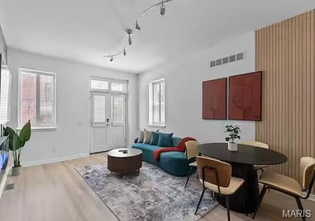 Photo 3 of Single family home for sale at 1929 S 9Th St, Saint Louis, MO 63104 | MLS# MIS26042124 | Listing updated on 2026-09-07