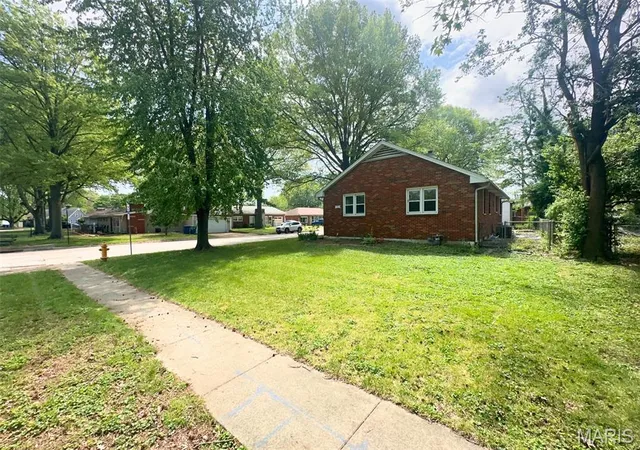 Homes for sale in Granite City, IL | 1542 Lindell Blvd, Granite City, IL 62040 | MLS# MIS26042126