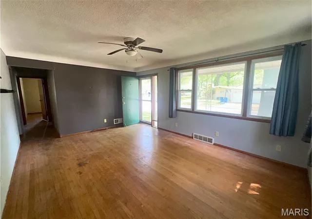 Homes for sale in Granite City, IL | 1542 Lindell Blvd, Granite City, IL 62040 | MLS# MIS26042126