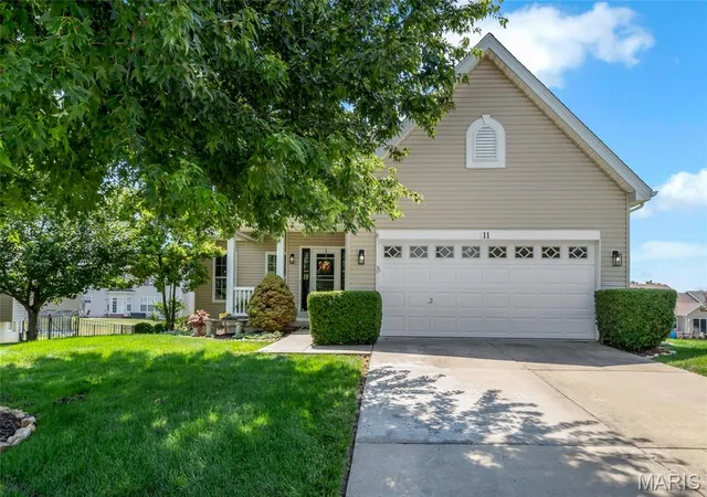 Photo 1 of Single family home for sale at 11 Towergate Ct, Lake Saint Louis, MO 63367 | MLS# MIS26042129 | Listing updated on 2026-10-26