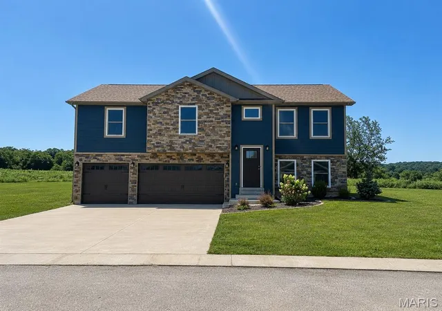 Homes for sale in Potosi, MO | 10192 Riehl Farm Dr, Potosi, MO 63664 | MLS# MIS26042130