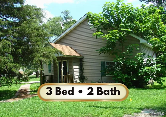 Homes for sale in Livingston, IL | 372 S 2nd St, Livingston, IL 62058 | MLS# MIS26042136