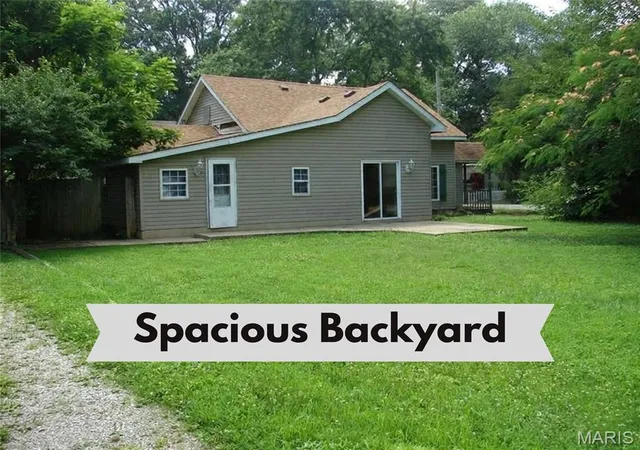 Homes for sale in Livingston, IL | 372 S 2Nd St, Livingston, IL 62058 | MLS# MIS26042136