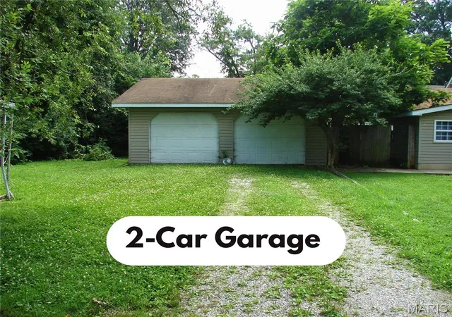 Homes for sale in Livingston, IL | 372 S 2Nd St, Livingston, IL 62058 | MLS# MIS26042136