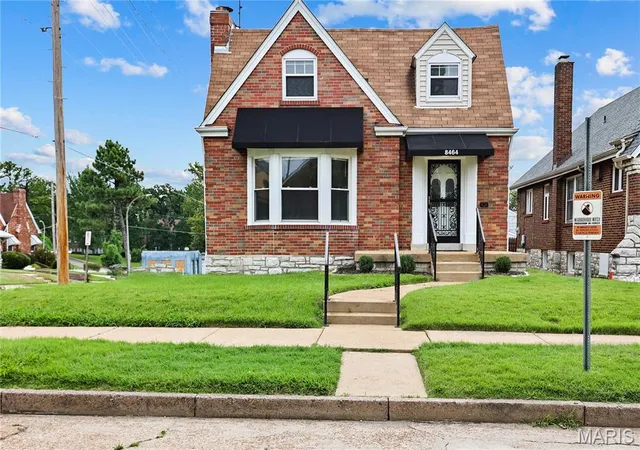 Photo 1 of Sale Pending at 8464 Edna St, Saint Louis, MO 63147 | MLS# MIS26042137 | Listing updated on 2026-08-13