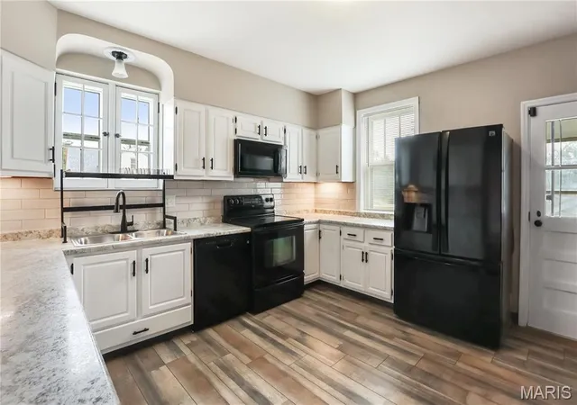 Photo 3 of Sale Pending at 8464 Edna St, Saint Louis, MO 63147 | MLS# MIS26042137 | Listing updated on 2026-08-13