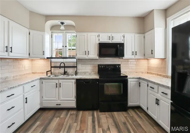 Photo 3 of Sale Pending at 8464 Edna St, Saint Louis, MO 63147 | MLS# MIS26042137 | Listing updated on 2026-08-13