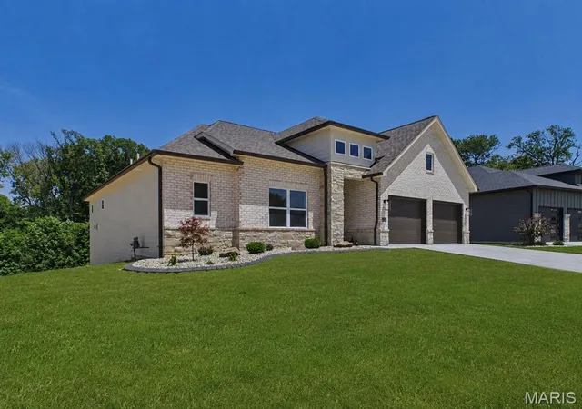 Homes for sale in Maryville, IL | 2291 Pelham Ln, Maryville, IL 62062 | MLS# MIS26042140