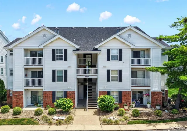 Homes for sale in Wildwood, MO | 16559 Victoria Crossing Dr #A, Wildwood, MO 63040 | MLS# MIS26042141