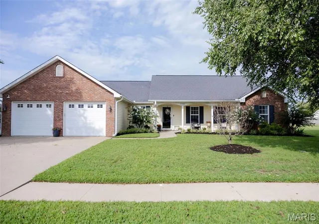 Homes for sale in Sikeston, MO | 1105 Tulip Tr, Sikeston, MO 63801 | MLS# MIS26042147