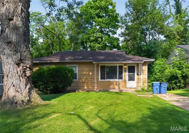 Photo 1 of Single family home for sale at 9713 Medford Dr, St Louis, MO 63136 | MLS# MIS26042148 | Listing updated on 2026-10-23