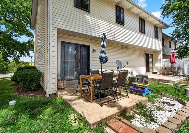 5th image of 2701 Falcons Wy, St Charles, MO 63303