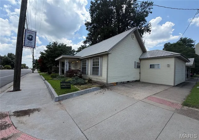 4th image of 801 S Main St, Charleston, MO 63834 | MLS# MIS26042161