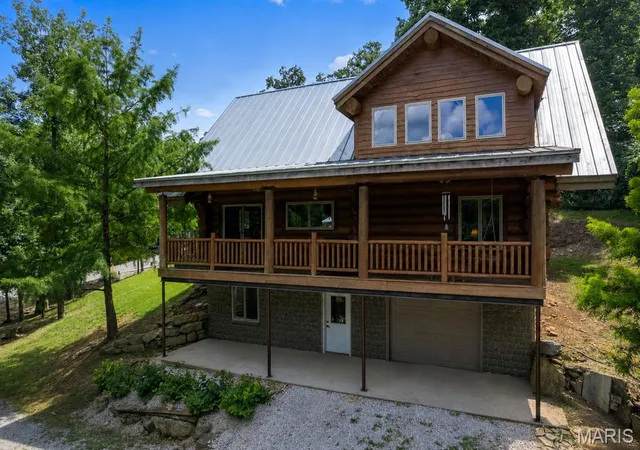 2nd image of 1042 Lakeview Dr, Perryville, MO 63775 | MLS# MIS26042162