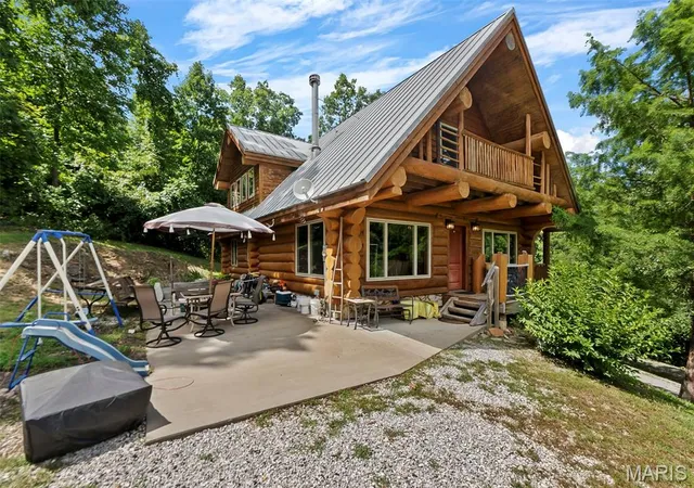 Photo 4 of Single family home for sale at 1042 Lakeview Dr, Perryville, MO 63775 | MLS# MIS26042162 | Listing updated on 2026-08-25