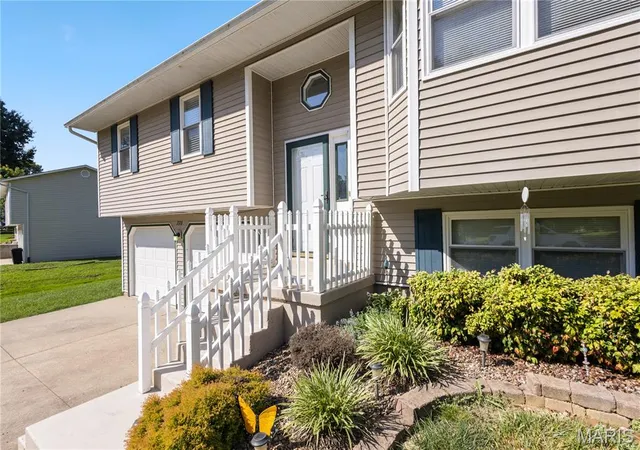 Homes for sale in Cape Girardeau, MO | 220 Alpine Dr, Cape Girardeau, MO 63701 | MLS# MIS26042175