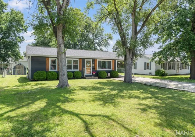 Homes for sale in Mexico, MO | 410 Ringo St, Mexico, MO 65265 | MLS# MIS26042185