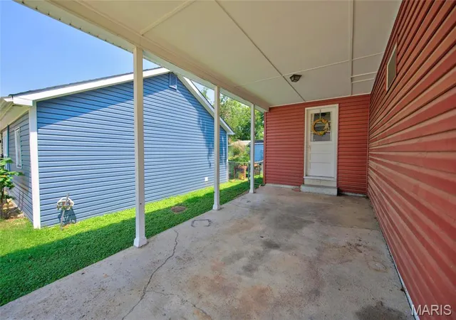 Homes for sale in Lebanon, MO | 207 Catalpa Ln, Lebanon, MO 65536 | MLS# MIS26042186