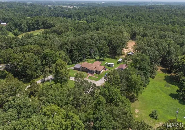 Homes for sale in Poplar Bluff, MO | 240 County Road 553, Poplar Bluff, MO 63901 | MLS# MIS26042200