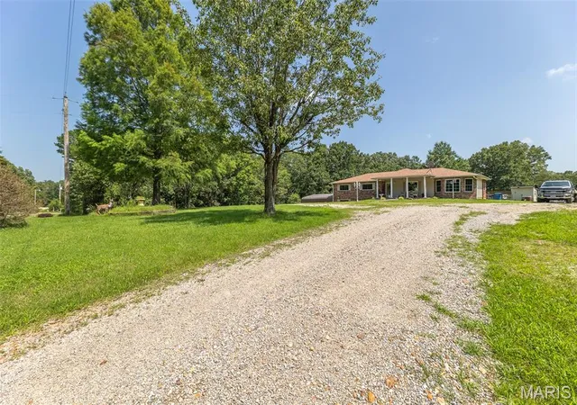 Homes for sale in Poplar Bluff, MO | 240 County Road 553, Poplar Bluff, MO 63901 | MLS# MIS26042200