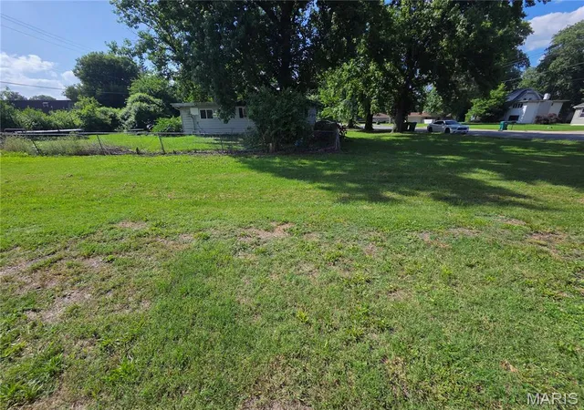 Homes for sale in Cahokia, IL | 2002 Jerome Ln, Cahokia, IL 62206 | MLS# MIS26042205