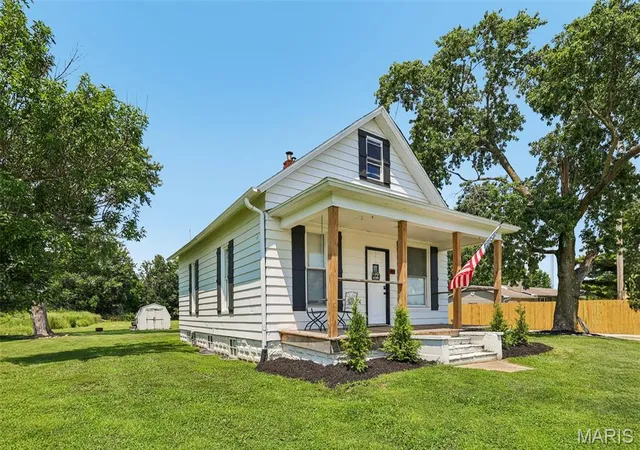 Photo 4 of Single family home for sale at 401 S A St, Vernon, IL 62892 | MLS# MIS26042216 | Listing updated on 2026-08-19
