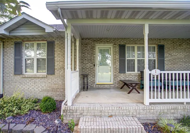 Photo 4 of Single family home for sale at 1 Heritage Trl, Moro, IL 62067 | MLS# MIS26042220 | Listing updated on 2026-09-12