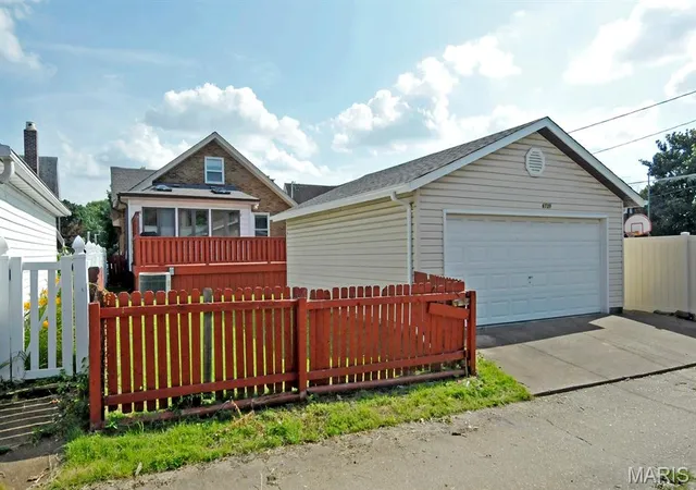 Homes for sale in Saint Louis, MO | 6739 Oleatha Ave, Saint Louis, MO 63139 | MLS# MIS26042227