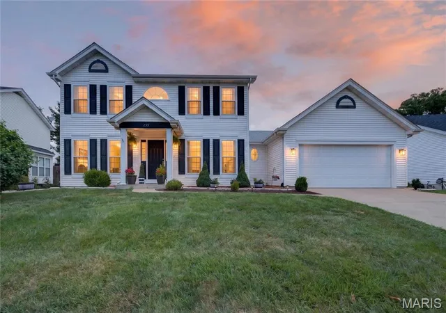 2nd image of 235 Royalltrail Ln, O Fallon, MO 63368 | MLS# MIS26042229