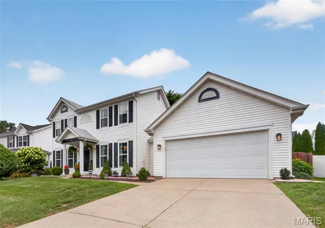 4th image of 235 Royalltrail Ln, O Fallon, MO 63368 | MLS# MIS26042229