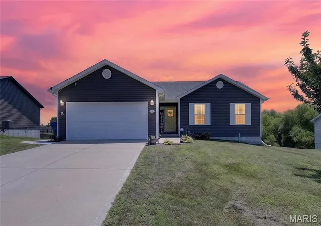 Homes for sale in Winfield, MO | 14 Cayden Roger Dr, Winfield, MO 63389 | MLS# MIS26042239