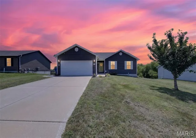Homes for sale in Winfield, MO | 14 Cayden Roger Dr, Winfield, MO 63389 | MLS# MIS26042239