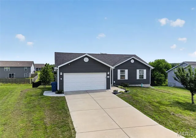 Homes for sale in Winfield, MO | 14 Cayden Roger Dr, Winfield, MO 63389 | MLS# MIS26042239